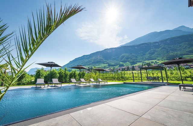 Apartment Zwerger 'Süden' with balcony, pool and large sunbathing lawn