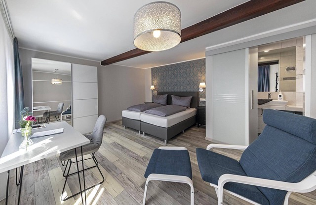 * Apartments - 4 modern double rooms - large kitchen, dining room