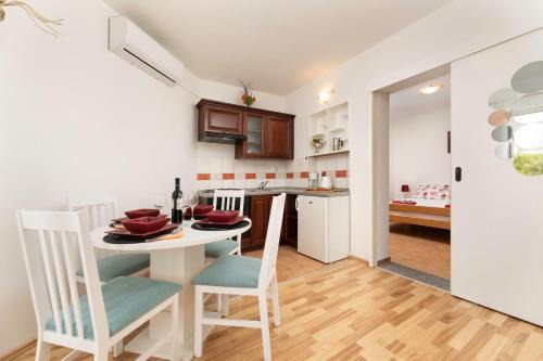 Apartments ADELA