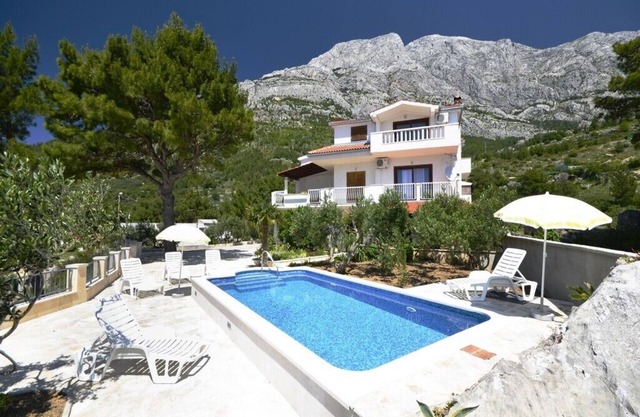 Apartments Ana, (13812), Baška Voda, Croatia
