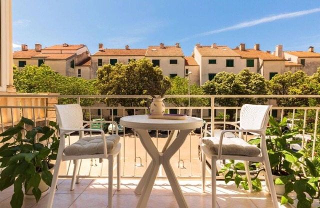Apartments and Room Tattoo (111881-A2) - Makarska