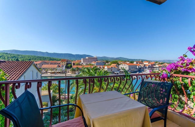 Apartments and Rooms Darinka