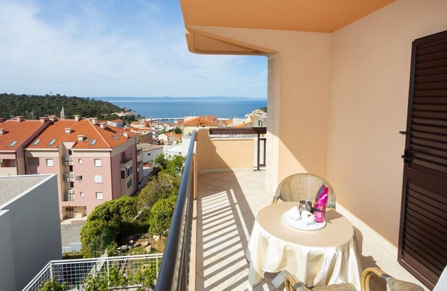 Apartments and Rooms Celija, accommodation in the center, free parking
