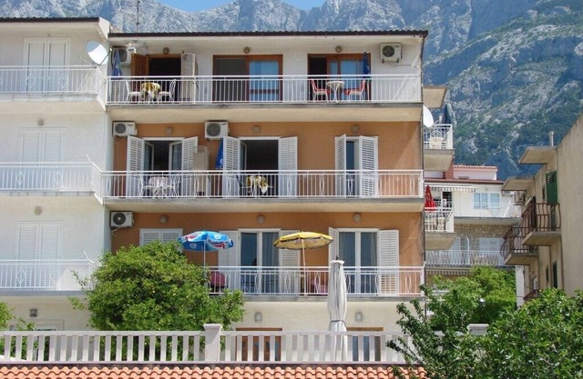 Apartments and rooms Jozo, (8193), Makarska, Croatia