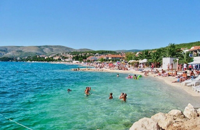 Apartments Anto, (14422), Okrug Gornji, Croatia