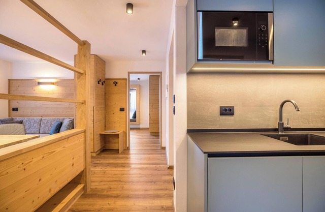 "Apartments Armeri Blue Dolomites" with Mountain View, Balcony & Wi-Fi