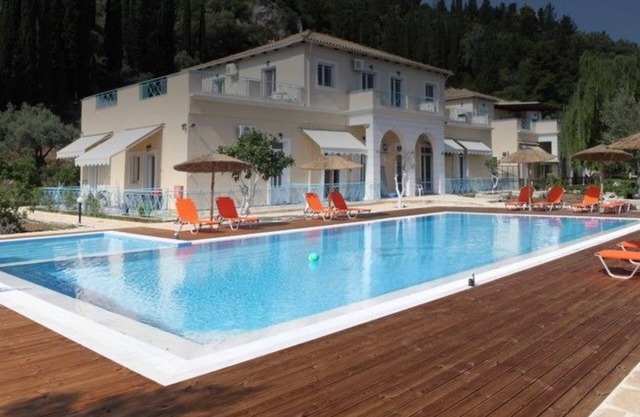 Apartments Avra
