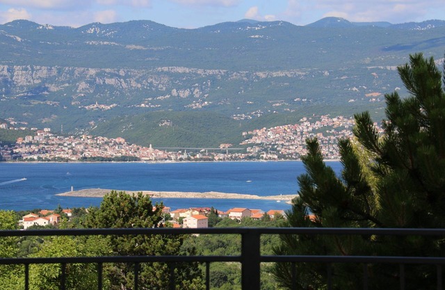 Apartments Baresic (36264-A2) - Silo - island Krk