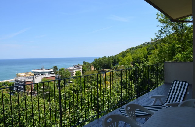 APARTMENTS BEAUTIFUL SEA VIEW