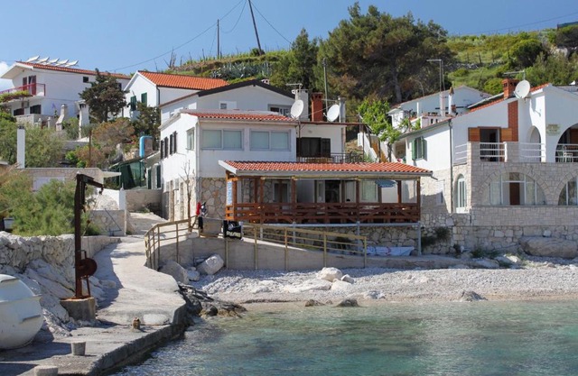 Apartments by the sea Cove Zarace, Hvar - 8778