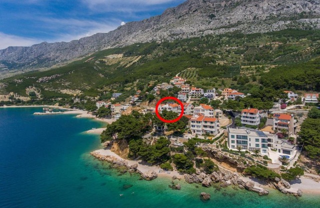 Apartments by the sea Medici, Omis - 1046