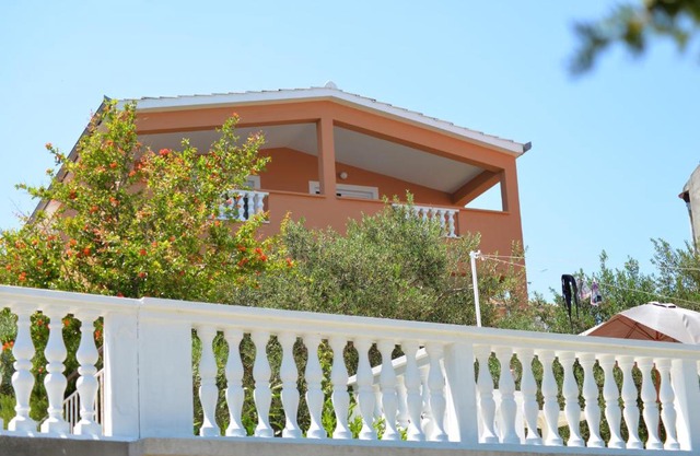 Apartments by the sea Tkon, Pasman - 16589