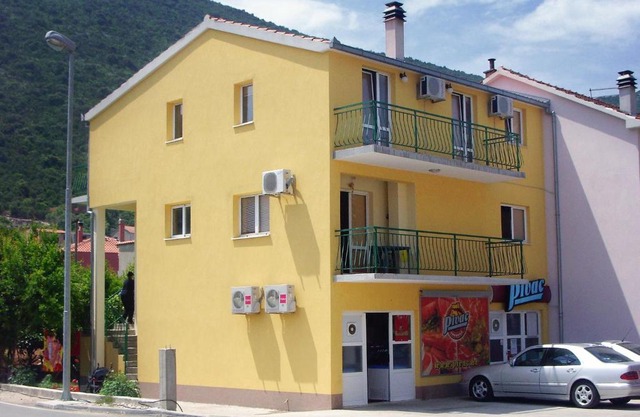 Apartments by the sea Trpanj, Peljesac - 4510