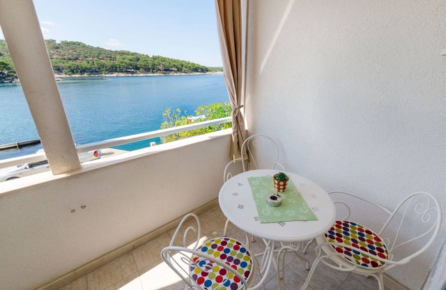 Apartments Djurdjica (16181-A2) - Povlja - island Brac