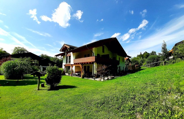 Apartments 'Altes Tradenlehen' Nestled between mountains and alpine pastures.
