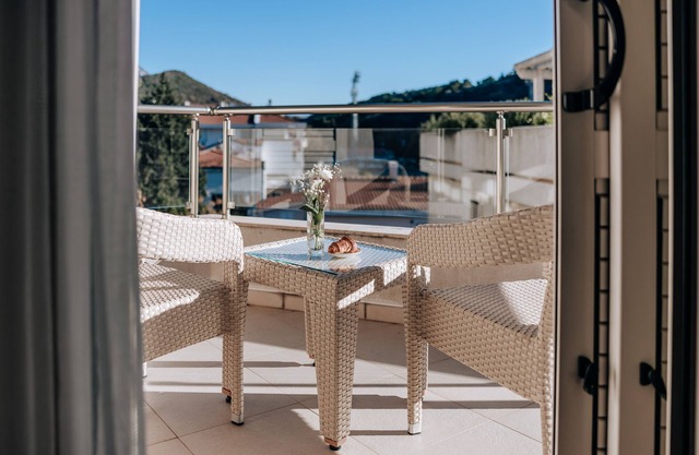Apartments Del Mar - Superior two bedroom apartment with pool 402