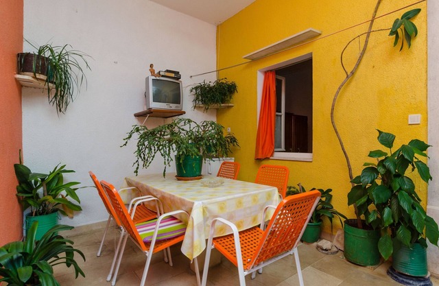 Apartments Franka (42261-A2) - Povlja - island Brac
