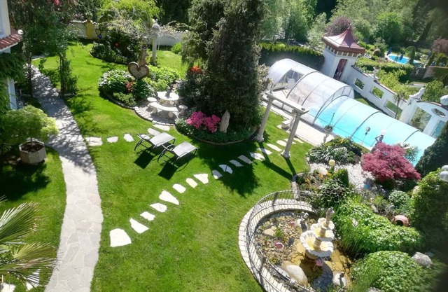 Apartments Garden of Eden