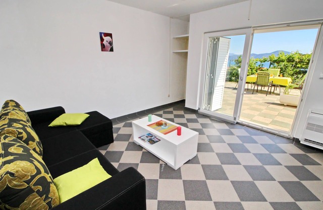 Apartments Gusti - One Bedroom Apartment with Terrace and Sea View