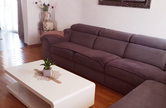 Apartments Nada (102031-A1) - Sucuraj - island Hvar