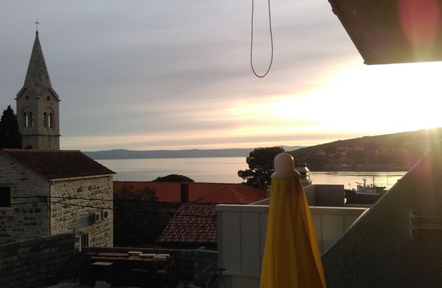 Apartments and Room Rest (108521-A1) - Sumartin - island Brac