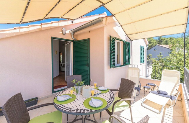 Apartments Šerić (39271-A4) - Vrboska - island Hvar