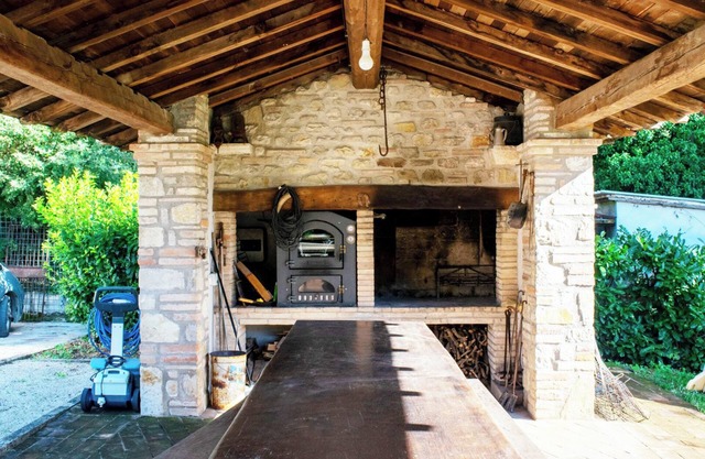 Apartments in farmhouse with pool