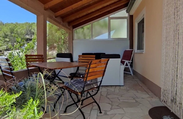 Apartments Ivano (104001-A2) - Milna - island Brac