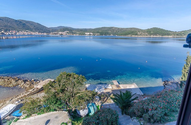 Apartments Ivanka (40901-A1) - Vis - island Vis