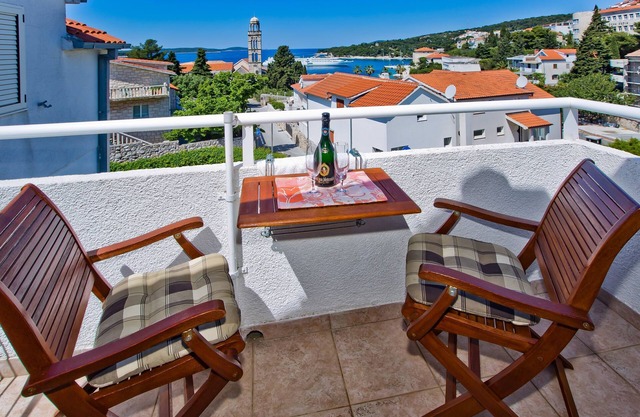 Apartments Jacky (36561-A6) - Hvar - island Hvar