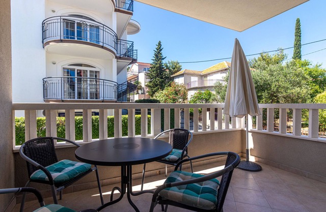 Apartments Janja (30131-A7) - Arbanija (Ciovo)