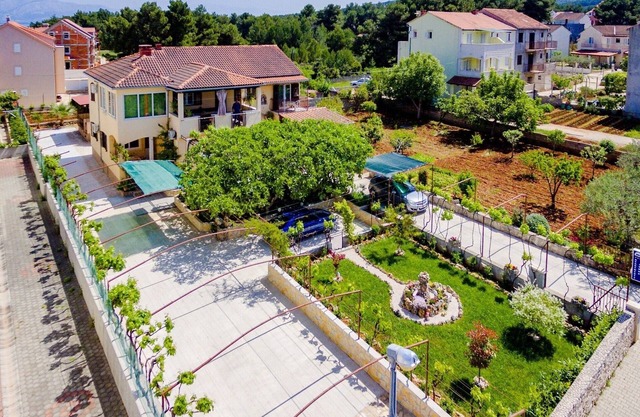 Apartments Jerko - Standard One Bedroom Apartment with Terrace