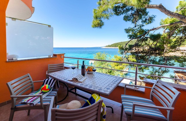 Apartments Juka (119551-A3) - Milna - island Hvar