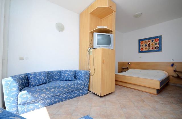 Apartments Jure (33821-A2) - Drasnice