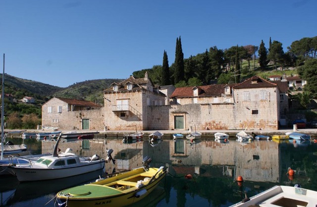 Apartments Kaštel