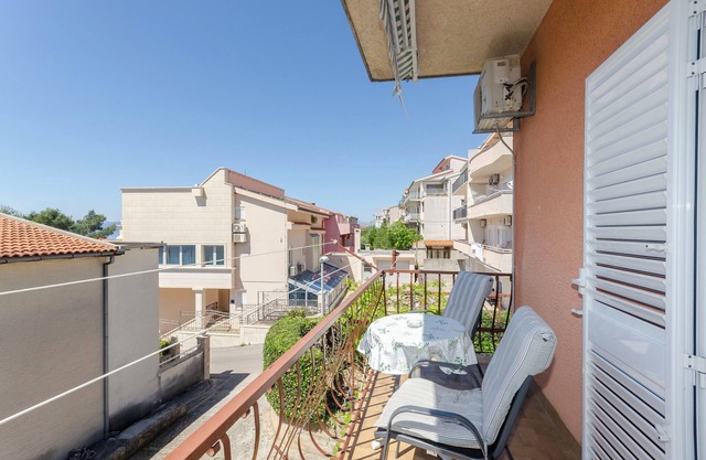 Apartments Katica (31881-A2) - Makarska