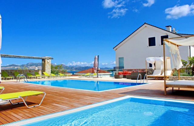 Apartments Kula - One Bedroom Apartment with Balcony and Sea View C3