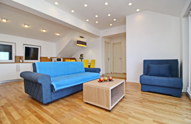 Apartments Kula - Three Bedroom Apartment with Terrace and Sea View C5