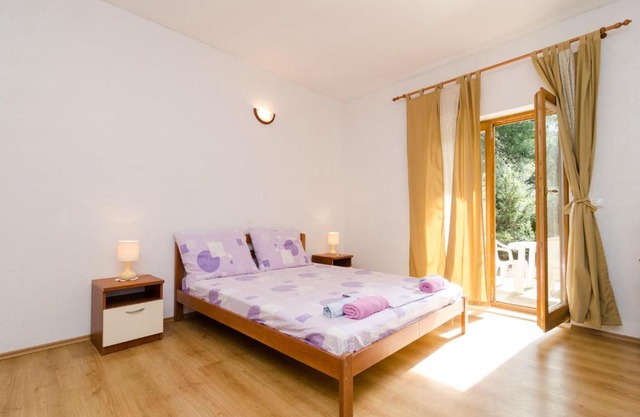 Apartments Limuni