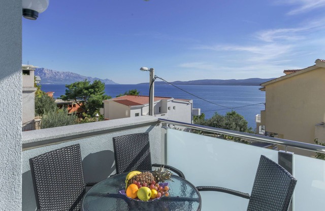 Apartments Lorenzo (26581-A5) - Lokva Rogoznica