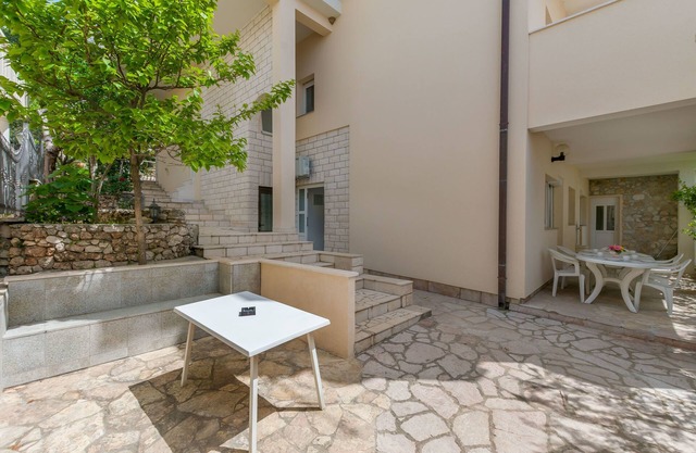 Apartments Luca