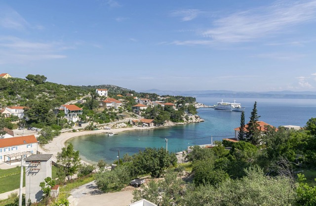 Apartments Marija (94721-A1) - Rogac - island Solta
