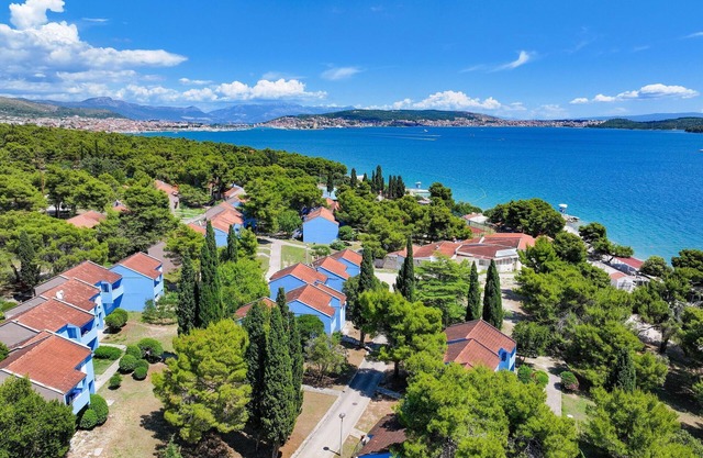 Apartments Medena in Seget Donji Trogir with pools