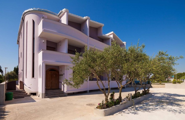 Apartments Mara
