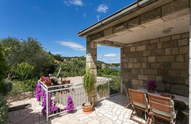 Apartments Maria Koločep - Two Bedroom Apartment with Terrace and Garden View