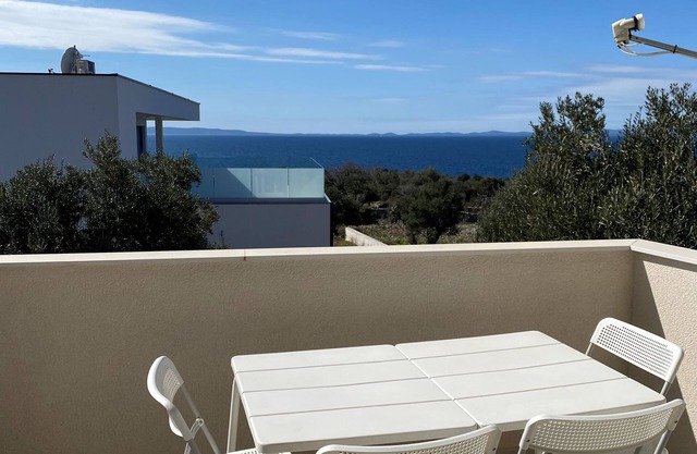 Apartments Marina (94351-A2) - Jakisnica