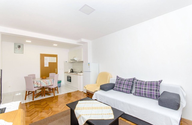 Apartments Marinko (37171-A5) - Makarska