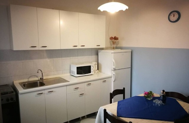 Apartments Maruška - Two Bedroom Apartment with Balcony and Sea View