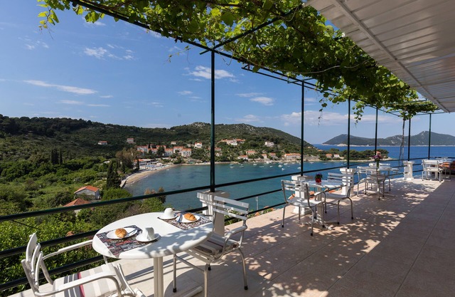 Apartments Miskovic - Studio Apartment with Balcony and Sea View (East)