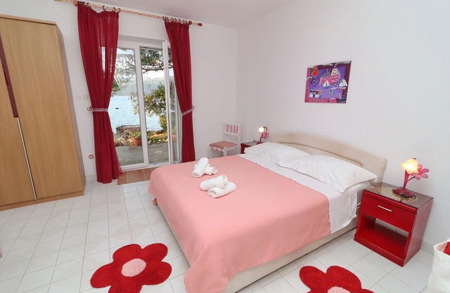 Apartments More & Ja - Superior One Bedroom Apartment with Terrace and Sea View (2. zapad)